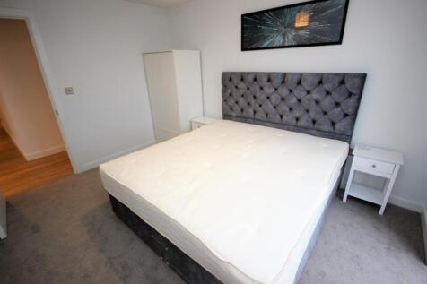 Second Bedroom (2)