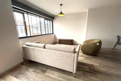 Living room 5