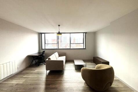 Living room 4