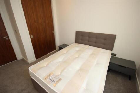 Main Bedroom (2)