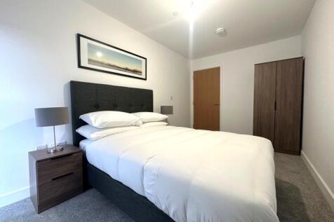 Bedroom 2 (Wardrobe)