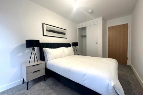 Bedroom 2 (Wardrobe)