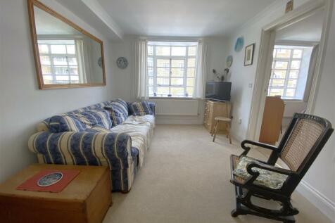 Living Room.jpg