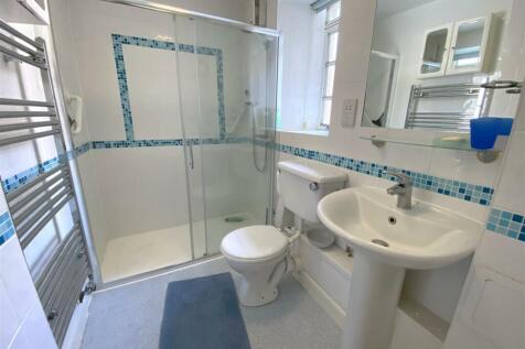 Shower Room.jpg