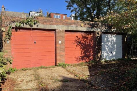 Garage 2.jpg