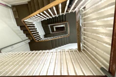 Staircase.jpg
