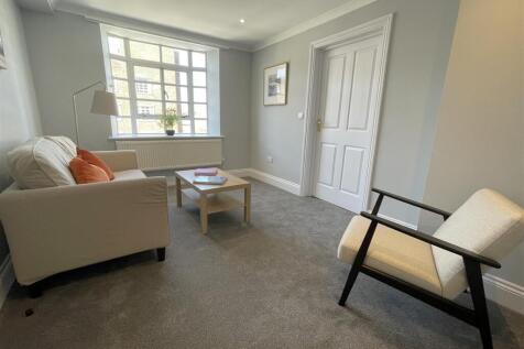 Living room 2.jpg