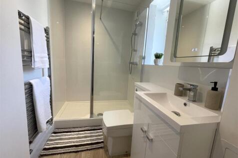 Shower Room.jpg