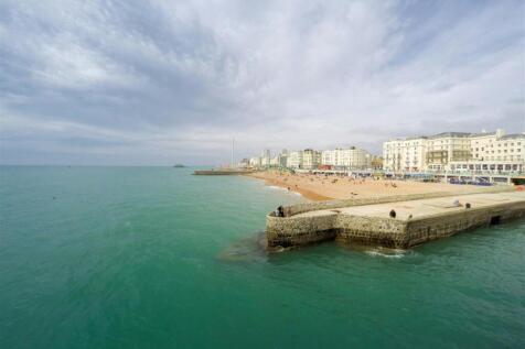 Brighton sea front.jpg