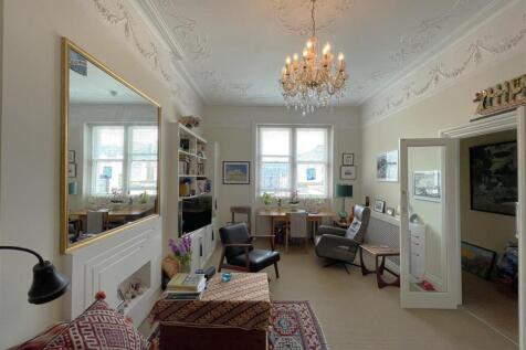 Living Room.jpg
