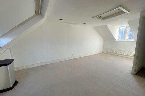 Loft Room 1.jpg