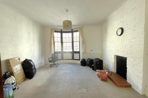 Living Room 1.jpg