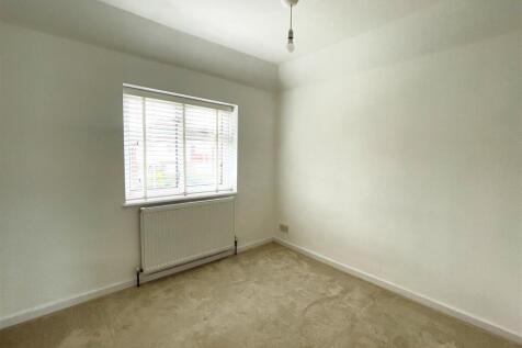 Bedroom 4.jpg