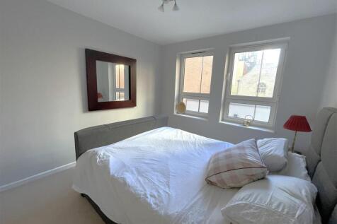 Bed 1a.jpg