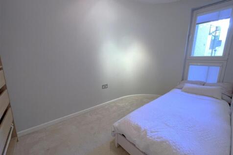 Bed 2.jpg