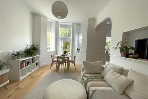 Living Room.jpg