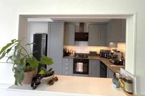 Kitchen hatch.jpg