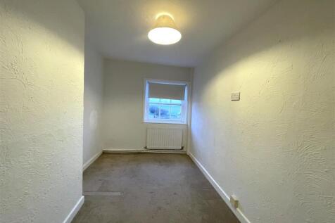 Bedroom 3_office.jpeg