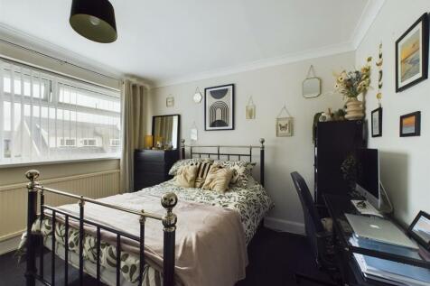 CAM02295G0-PR0052-STILL025.jpg