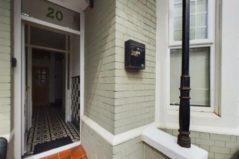 CAM02295G0-PR0065-STILL007.jpg