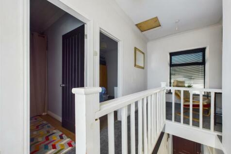 CAM02295G0-PR0074-STILL012.jpg