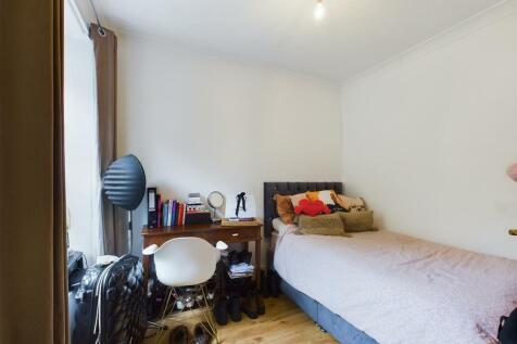 CAM02295G0-PR0111-STILL009.jpg