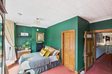 CAM02295G0-PR0207-STILL024.jpg