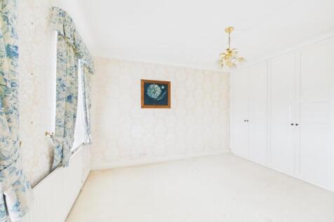 CAM02295G0-PR0254-STILL033.jpg