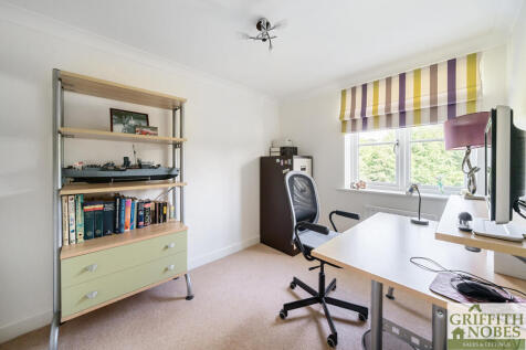 Bedroom 3 / Study