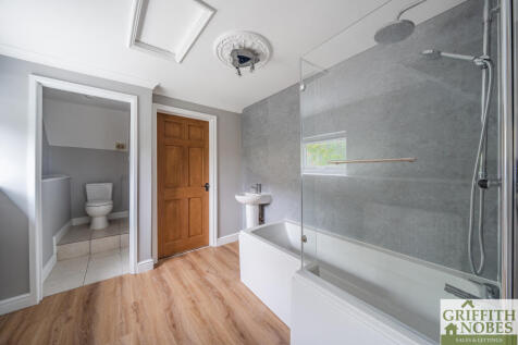Bedroom 1 Ensuite