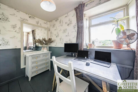 Bedroom 2 or Office