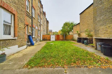 CAM01799G0-PR0106-STILL013.jpg