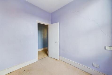 CAM01799G0-PR0123-STILL019.jpg