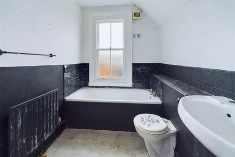 CAM01799G0-PR0122-STILL004.jpg