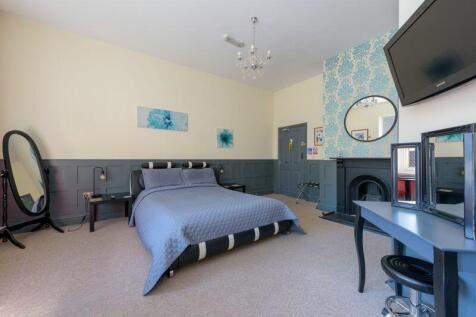 First Floor Guest Bedroom
