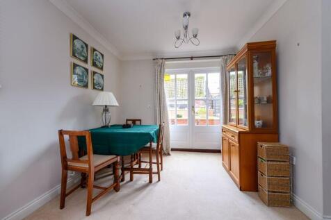 Sitting/Dining Room