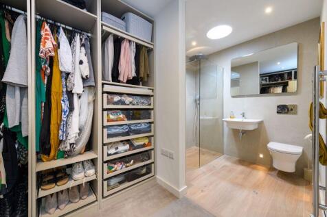Bed 1 Dressing Room &amp; En-Suite