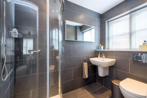 Bedroom 1 En-suite