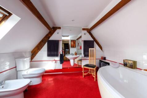 First Floor Bathroom