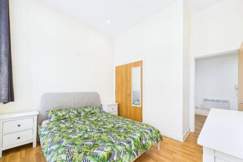 Bedroom Photo 2