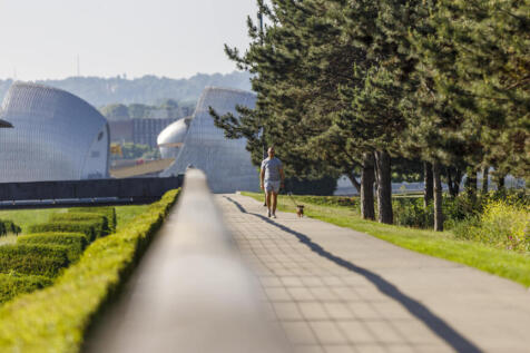Outdoor space in Royal Wharf