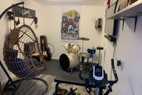 Garage currently used a a gym/garden room