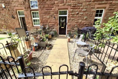 Front courtyard garden