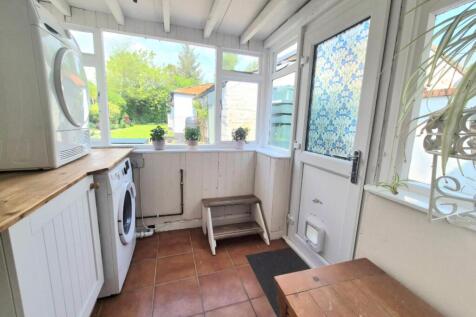 Rear porch/WC
