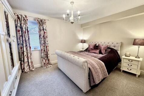 Ensuite Bedroom