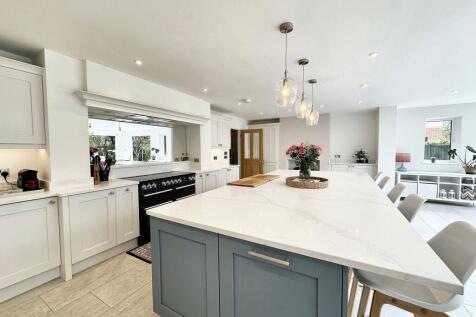 Family Living Dining Kitchen