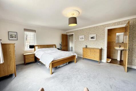 En-suite Bedroom