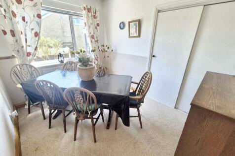 Bedroom3/Dining room