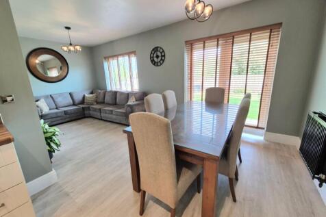Living dining