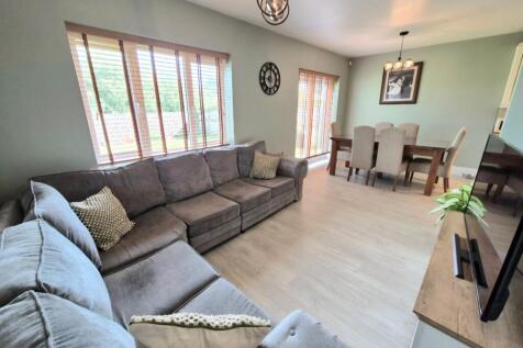 Living dining